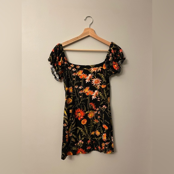 Black dress with floral pattern, Urban Outfitters, great condition, size M - Picture 2 of 2